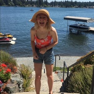 Meet your Posher, Kayla